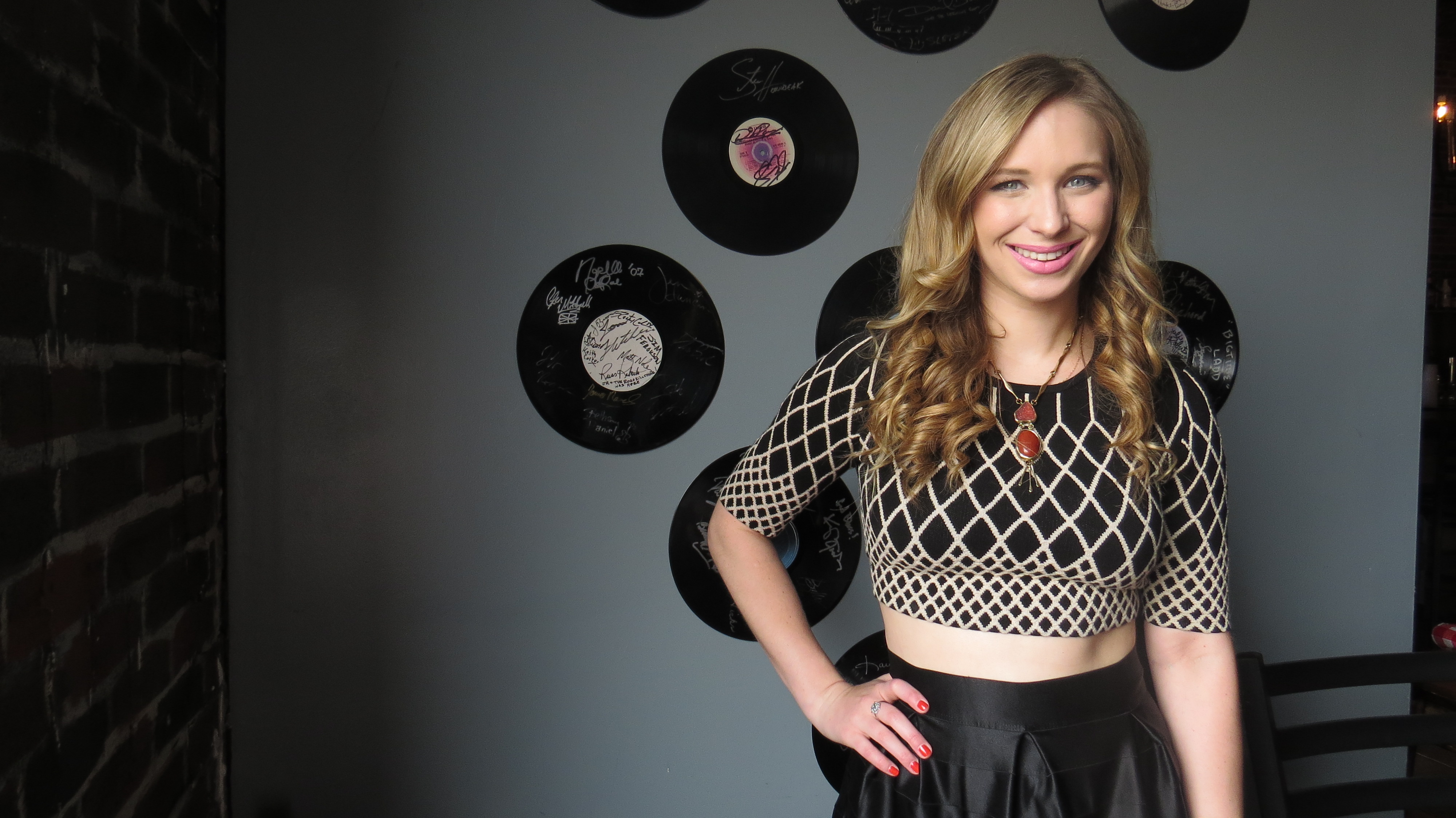 Olivia Lane Talks New Country Mixtape “Heart Unlocked” – Watch the Video! (@olivialanemusic
